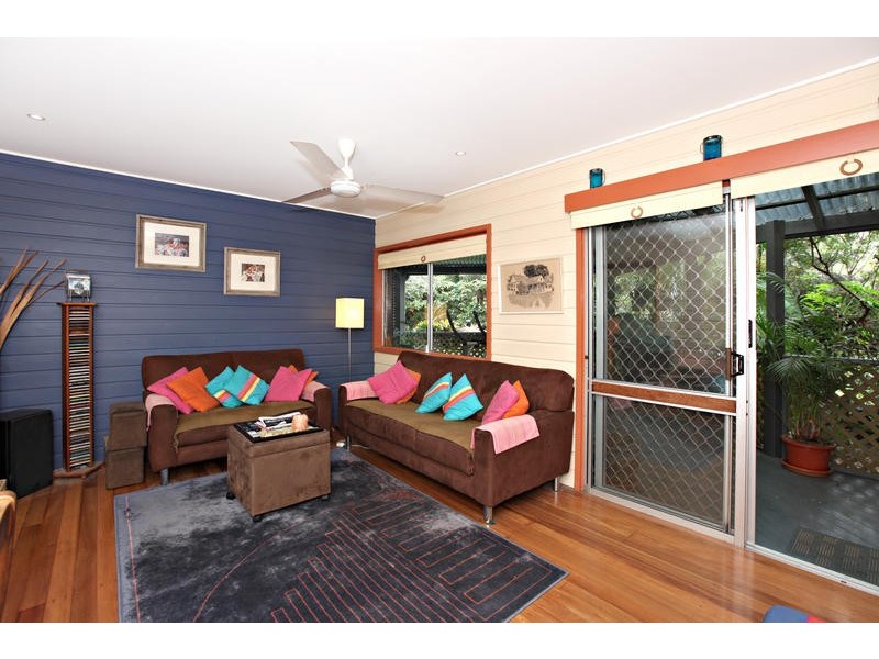 99 Akuna Street, Kenmore QLD 4069